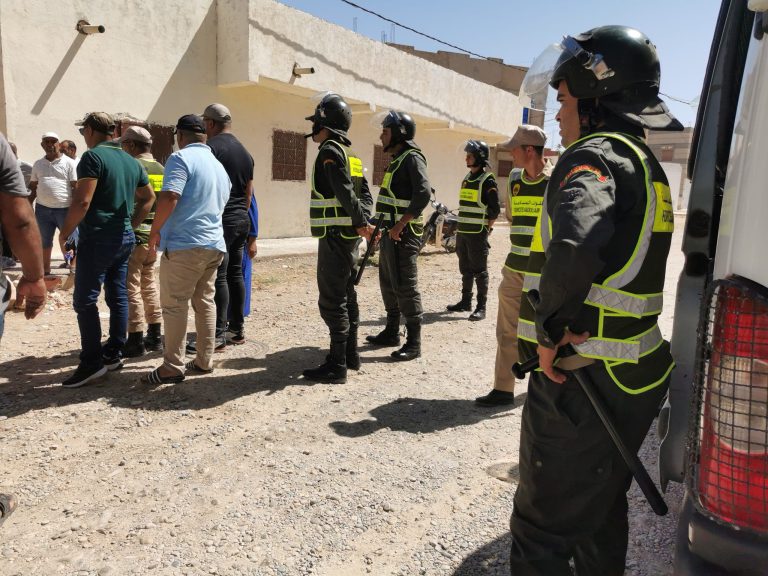 جرسيف.. رشق قائد بالحجارة أثناء حملة لمحاربة البناء العشوائي – صور