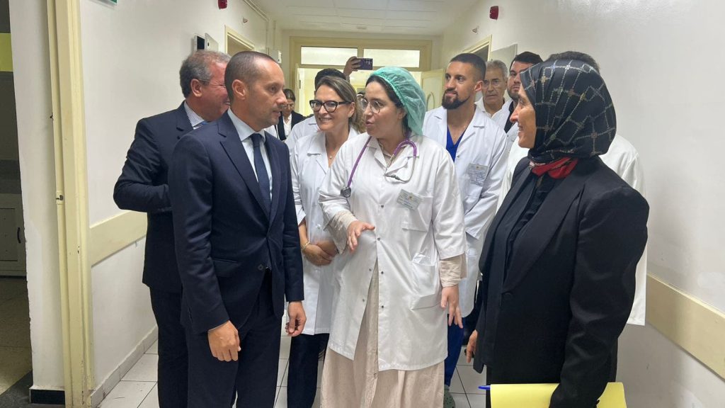 الناظور.. وزير الصحة يفاجئ المستشفى الحسني بزيارة ميدانية ويُعلن عن تعزيزات كبرى (صور)