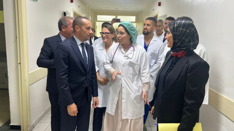 الناظور.. وزير الصحة يفاجئ المستشفى الحسني بزيارة ميدانية ويُعلن عن تعزيزات كبرى (صور)