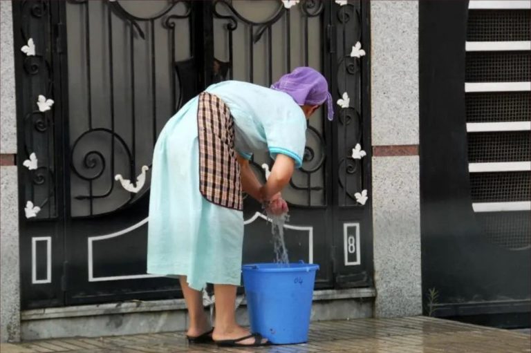 احترقت واتهمت بالسرقة.. منظمة نسائية تطالب بفتح تحقيق في قضية “عاملة القنيطرة”