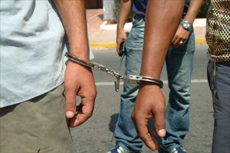 توقيف شابين يحملان جنسيات أجنبية بمراكش بسبب السياقة الاستعراضية ومحاولة إرشاء